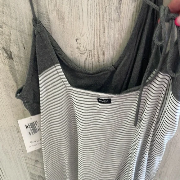 RVCA  Dress/ coverup - Picture 5 of 7